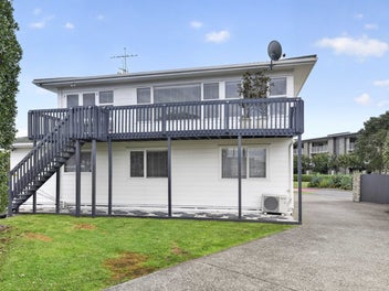 Beachside Living with Dual-Living Flexibility