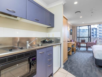 Deluxe studio in Parkside!