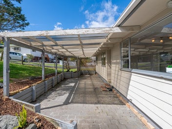 Freehold Freedom - Parking and Garaging Galore