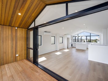 Show Stopper in Ahuriri.
