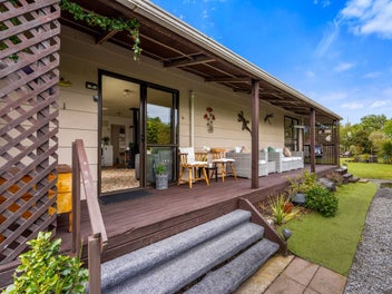 COSY. COMFORTABLE. COASTAL LIVING.