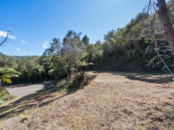 Private, Bush Setting; 3 Dwellings; Services