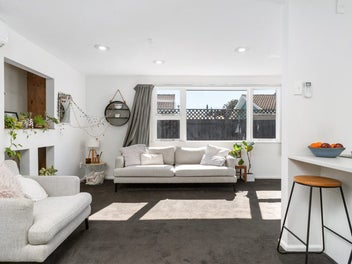 Step Into Sunshine at 26 Bordesley Street!