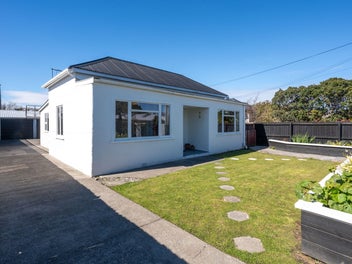 Step Into Sunshine at 26 Bordesley Street!
