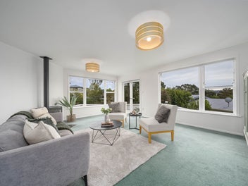 Sunny 1960's Weatherboard Home