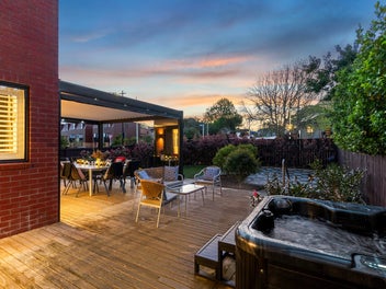 Freehold, Freestanding Near-new with Land
