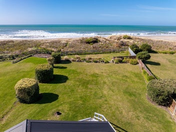 Beachfront at Whakataki, Castlepoint