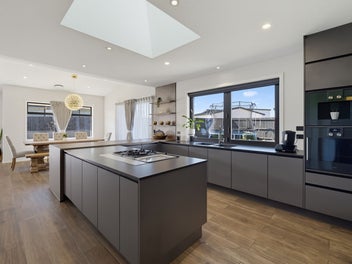 Feature Packed Spacious Executive Luxury Home