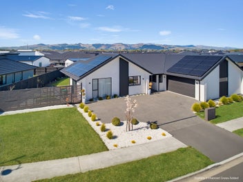Feature Packed Spacious Executive Luxury Home