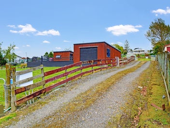 Opportunity Knocking in Halcombe