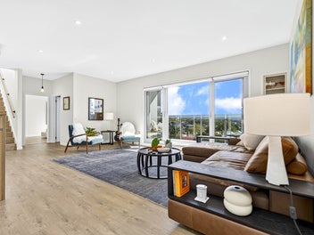 Stylish Penthouse Living With Private Rooftop