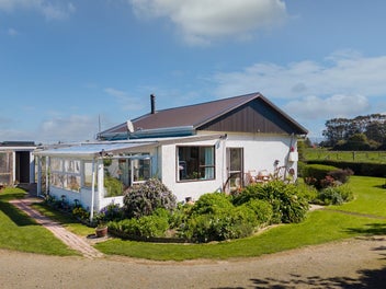 Hobbie Farm with Views