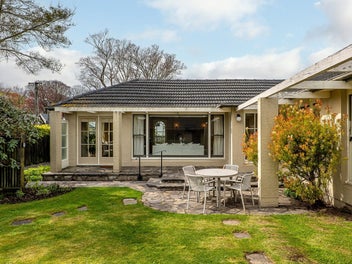 Must be sold - owners have moved on