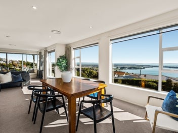 Breathtaking Views & Modern Family Living