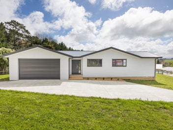 HALCOMBE EASY CARE LIVING WITH OUTSTANDING VIEWS