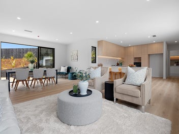 Supersized Legal home & Income in Millwater