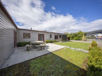 The Ultimate Manapouri Holiday Base