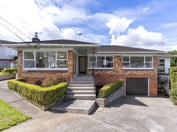 Final viewing - Solid, spacious and move-in ready!