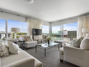 Mission Bay Views with Effortless Living