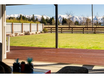 Modern, Easy Care Living with a View