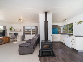 Modern, Parkside Living with a Separate Studio!