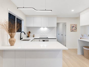 Single Level. Seriously Easy. Freehold Title