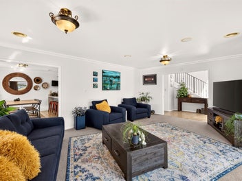 XL Family Home with Consented Unit