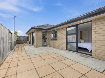 Easy Family Living in a Standout Location