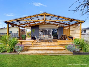 Character, Light & Covered-Deck Living