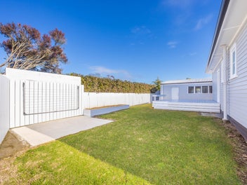 Charming Bungalow - Renovated & Ready for You!