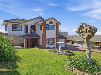 Super Sized Family Home in Prestigious Street