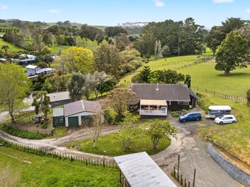 5 HECTARES, TWO HOMES & ENDLESS POSSIBILITIES