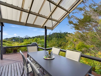 Step Out and Take in Tairua