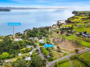 1 Minute to the Beach - 1,000sqm!