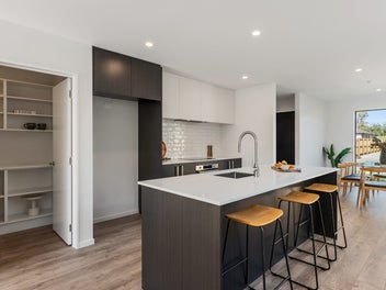 Completed New Build | Sought-After Ravenswood