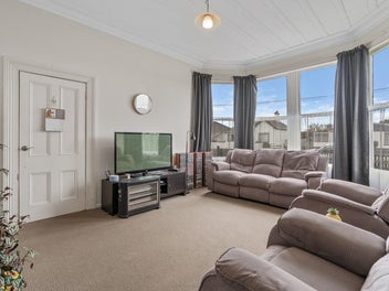 Sunny, Spacious & Ready to Welcome You Home