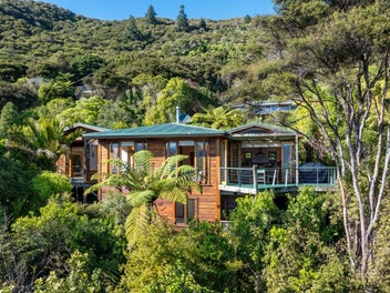Idyllic Waterfront Living
