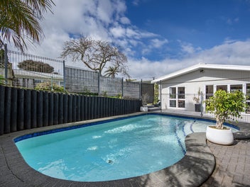 Family Living with Poolside Lifestyle