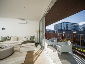 2 Bedrooms. 2 Car Parks. Too Good to Miss.