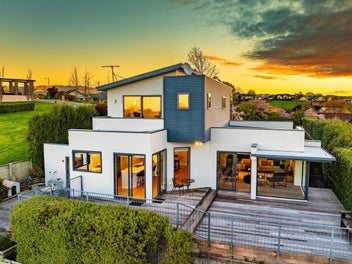 Uninterrupted views – owner downsizing