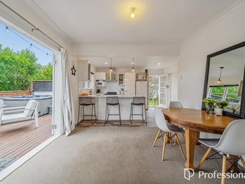 Flat, Fenced & Built to Entertain