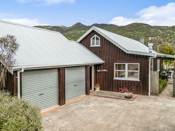Lodge-Quality Meets Village Life