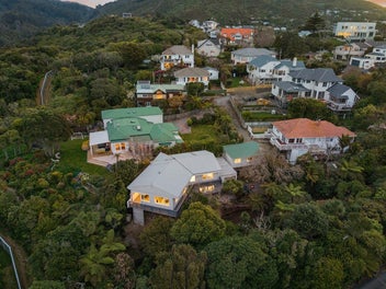 Messines Rd|Deadline Reserve $900,000