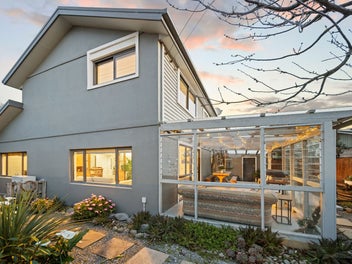 Your Classic Kiwi Coastal Escape Awaits