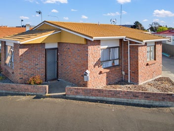 Prime, low-maintenance central living
