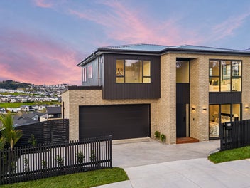 Elevated Home with Beautiful Sea Views