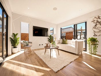 Outstanding Value| 5-bed Coastal Home!