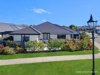 Beautifully Presented, Easy-Care Living