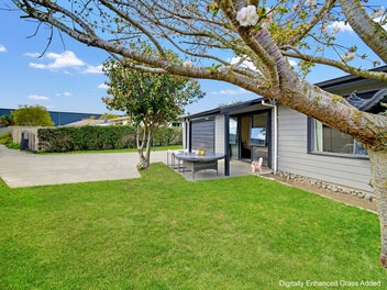 Big Lawn. Easy Living. Plenty of Room to Enjoy.