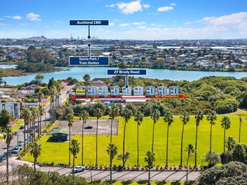 Affordable Luxury: River Views mins to Sylvia Park